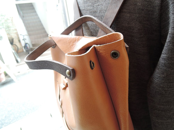 ヌメ革 レザーリュック A4ファイル対応 ベージュ OR315 3枚目の画像