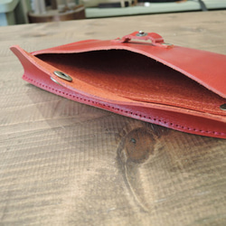[ORZO] 神戶栃木皮革鞣製皮革多功能袋現金存摺/存摺夾筆袋紅色 第4張的照片