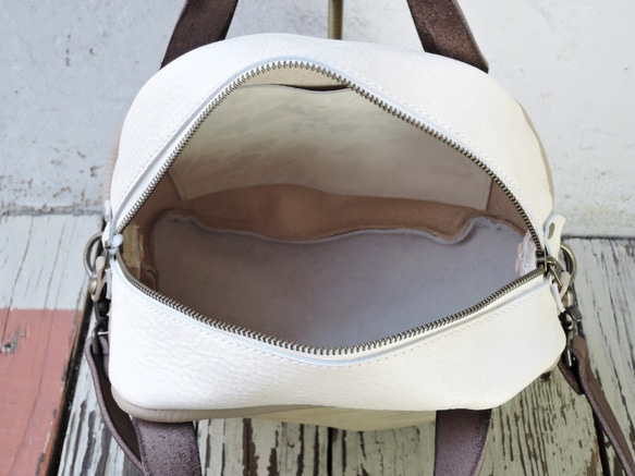 [ORZO]“福袋”2way 壓花皮革波士頓單肩包配腰帶灰色 x 白色 524p 第4張的照片
