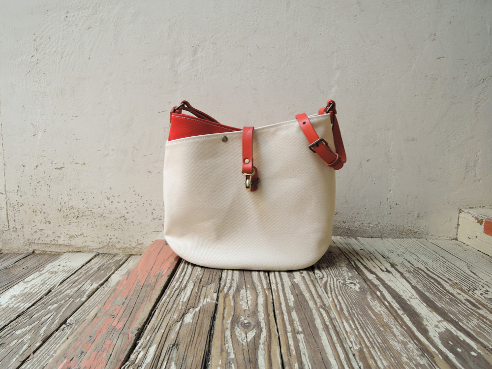 ≪A4対応≫ 8号帆布×ヌメ革 2wayトートバッグ キナリ×レッド【OR528c】