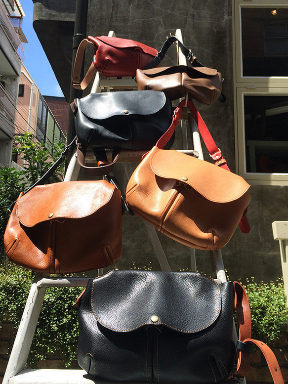 [ORZO] Kobe Tanned Leather Bag Shoulder BAG (M) 米色 x 深棕色 310M 第9張的照片