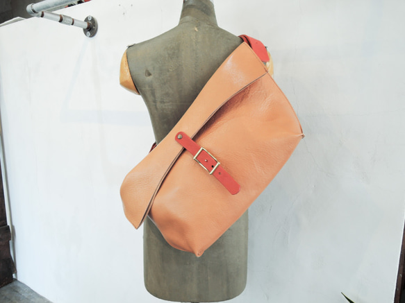 美品メッセンジャーバック カラーオーダー2025】 A4対応メッセンジャーバッグ 姫路レザー