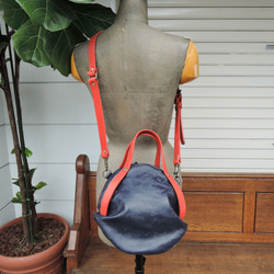 ハワイアンキルト　ハンドメイド　ハイビスカスショルダーバッグ ステンドグラスキルトのハイビスカス🌺のショルダーバッグ