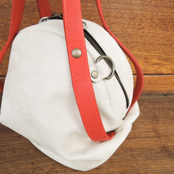「福袋」神戶 ORZO 迷彩壓花皮革單肩包帶 2way 腰帶 (S) 迷彩白 x 紅 531pS 第3張的照片