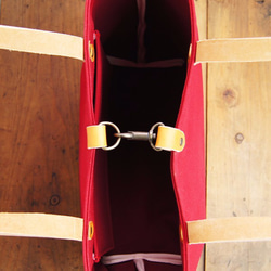たっぷり容量6号帆布のトートバッグ～赤（倉敷帆布）～ 3枚目の画像