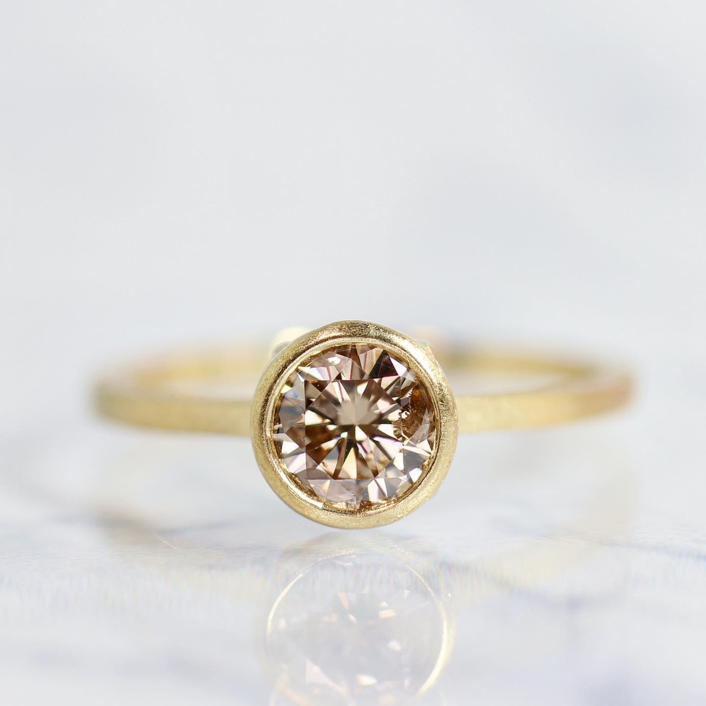 ファンシーライトブラウンダイヤモンド0.539ct K18YGリング 142 メイジュエリー 指輪・リング メイジュエリー(Mei JEWELRY) 通販|Creema(クリーマ) K18PGファンシーライトブラウンダイヤモンドリング 一粒石