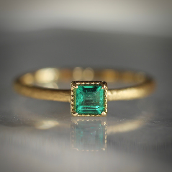 天然エメラルド 3mm×3mm K18YGスクエアリング 18金 誕生石 メイ