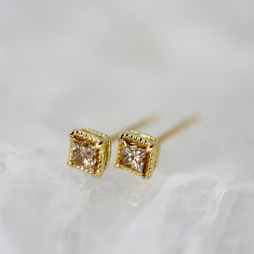プリンセスカットブラウンダイヤ...K18ピアス 個性派 一粒 ダイヤモンド ピアス プリンセスカット k18 pt900