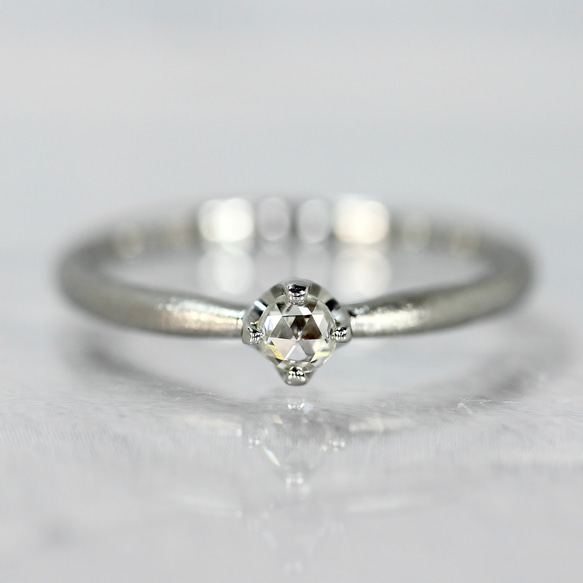 ローズカットダイヤモンド0.1ct 爪留め×絞りアームマット加工