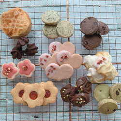 秋冬用クッキー缶　ピンク　チョコ 2枚目の画像