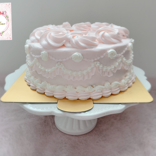バラとフリルのケーキ ケーキ La vie en Rose 通販 11870198 バラとフリルのケーキ ケーキ La vie en Rose 通販 11870198