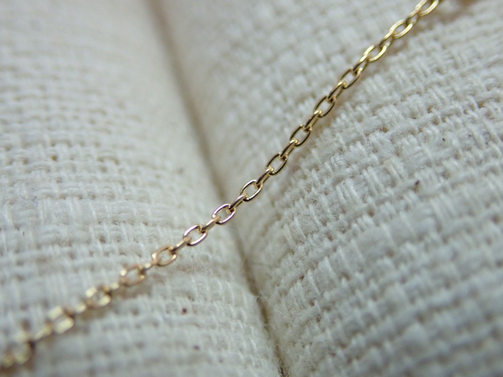 １８金イエローゴールド　丸アズキ　ネックレス　４５cmスライド式　　幅１mm　太さ０．２５mm