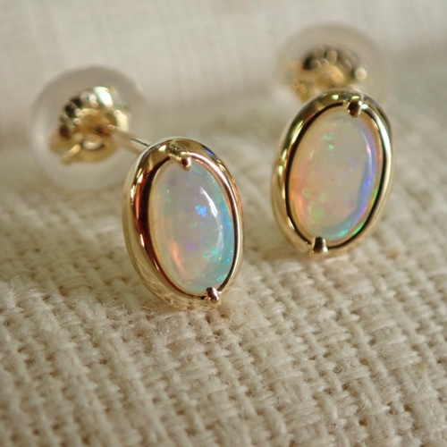 18金天然オパールしずく形ピアスソーティング付き