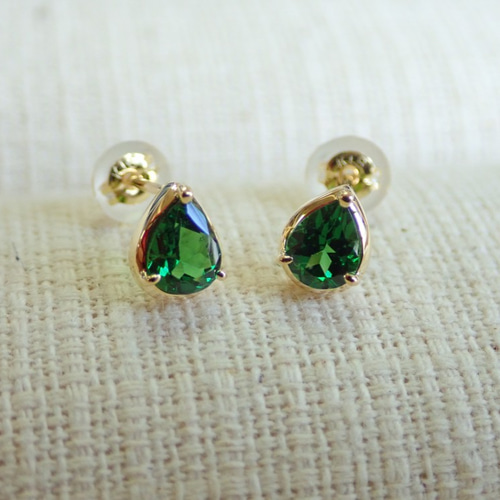 ツァボライト(グリーンガーネット）ペアシェイプカット 一粒石