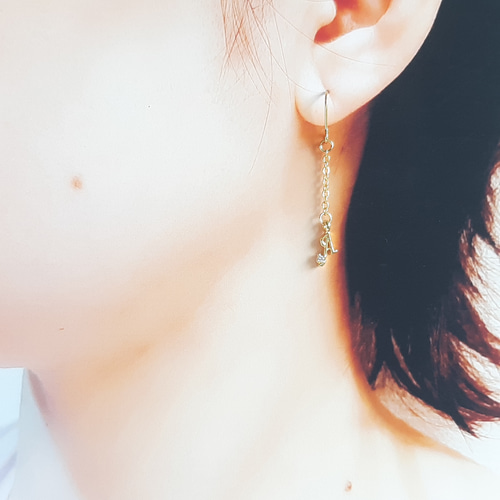 片耳ずつ 選べる イニシャル チェーン ピアス/イヤリング ピアス