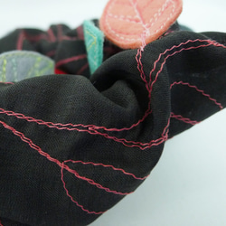 Scrunchy : Leaves (dark gray) 第2張的照片