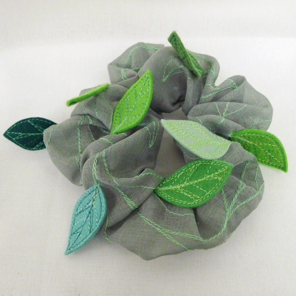 Scrunchy : Leaves (green) 第1張的照片