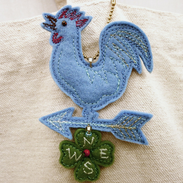 Lucky Charm with Clover : Weathercock (blue) 第1張的照片
