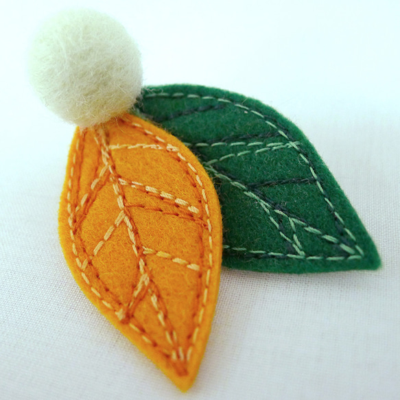 Pin Badge : Leaves Orange 第2張的照片