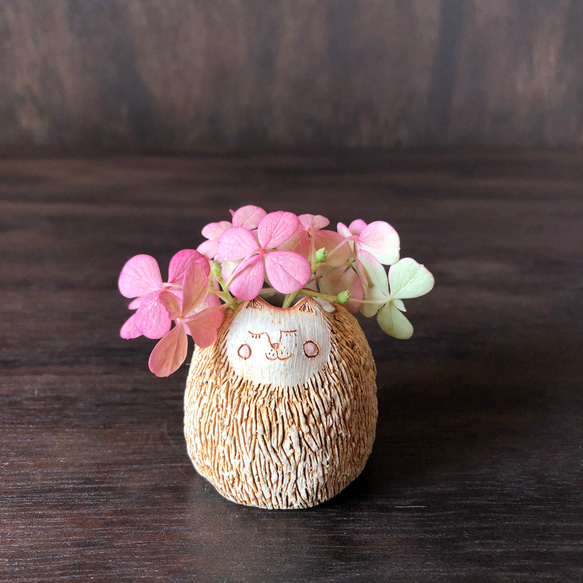 小さなネコの花瓶 2枚目の画像