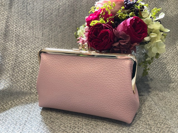 本革のコンパクトがま口ポーチ▷きれいめなピンク色▷▷▷▷セール価格