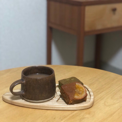 おうちでカフェ気分♪ コーヒーとお菓子をのせる木のカフェプレート　　ブラックチェリーやオークでも製作可能です＊ 2枚目の画像