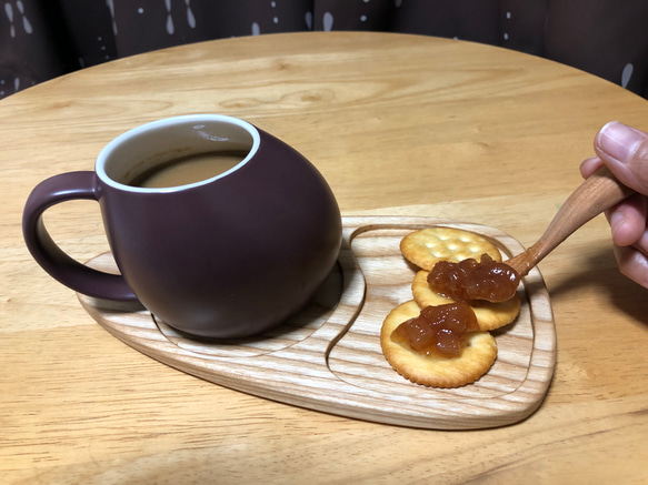 おうちでカフェ気分♪ コーヒーとお菓子をのせる木のカフェプレート　　ブラックチェリーやオークでも製作可能です＊ 4枚目の画像