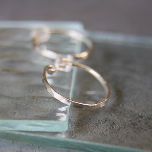 silver〉小さなフープイヤリング［直径1.5cm］ イヤリング