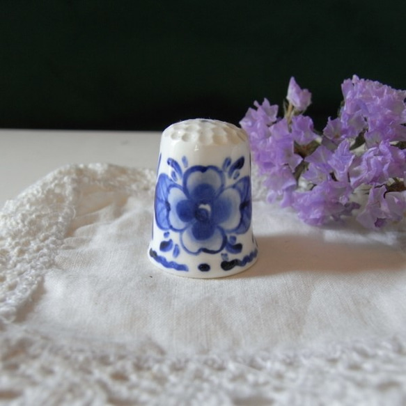 陶器の指ぬき　3　＊  ブルーの小花 1枚目の画像