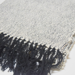 【手織り☆自然素材】ガラ紡のふわふわ毛糸マフラーショール「生成りホワイト」 5枚目の画像