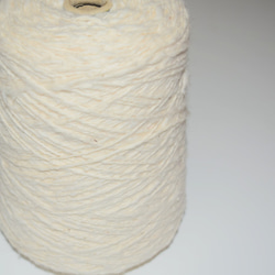 【手織り☆自然素材】ガラ紡のふわふわ毛糸マフラーショール「生成りホワイト」 9枚目の画像