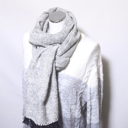 【手織り☆自然素材】ガラ紡のふわふわ毛糸マフラー「生成りホワイト」 2枚目の画像