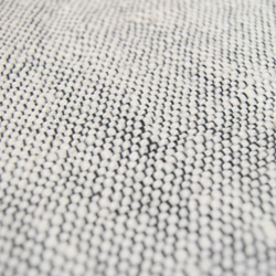 【手織り☆自然素材】ガラ紡のふわふわ毛糸マフラー「生成りホワイト」 8枚目の画像