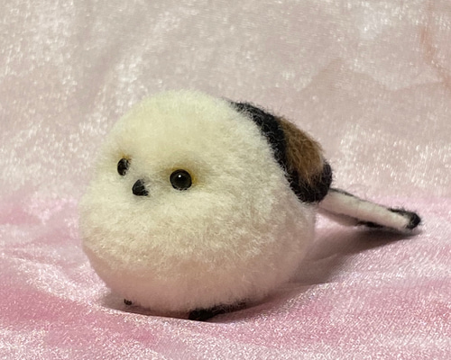 ペンギンさんとシマエナガさんの夜空のピンクッション　羊毛フェルト ペンギンさんとシマエナガさんの夜空のピンクッション 羊毛フェルト