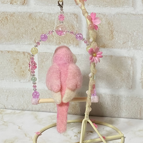 羊毛フェルト　サクラインコ 羊毛刺繍作家 sakura garden (@mayunei2002) • Instagram photos and