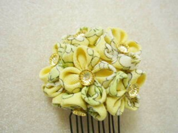 つまみ細工のヘアコーム (菜の花） 2枚目の画像