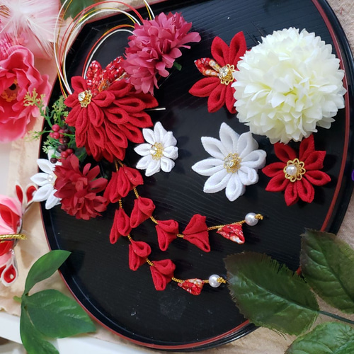 つまみ細工髪飾り 摘まみ細工 赤 卒業式 成人式 結婚式 披露宴 神社式