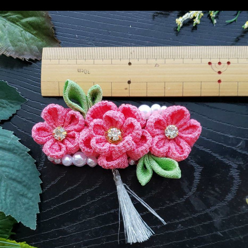 摘まみ細工帯留め つまみ細工 帯飾り 帯留め ⭐～楓樺～⭐ 通販