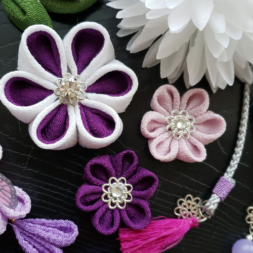 つまみ細工髪飾り 摘まみ細工藤の花 紫 白 銀 紐 着物 ⭐～楓樺