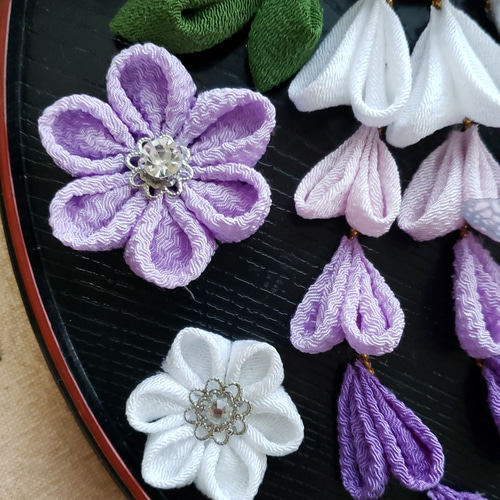 つまみ細工髪飾り 摘まみ細工藤の花 紫 白 銀 紐 着物 ⭐～楓樺
