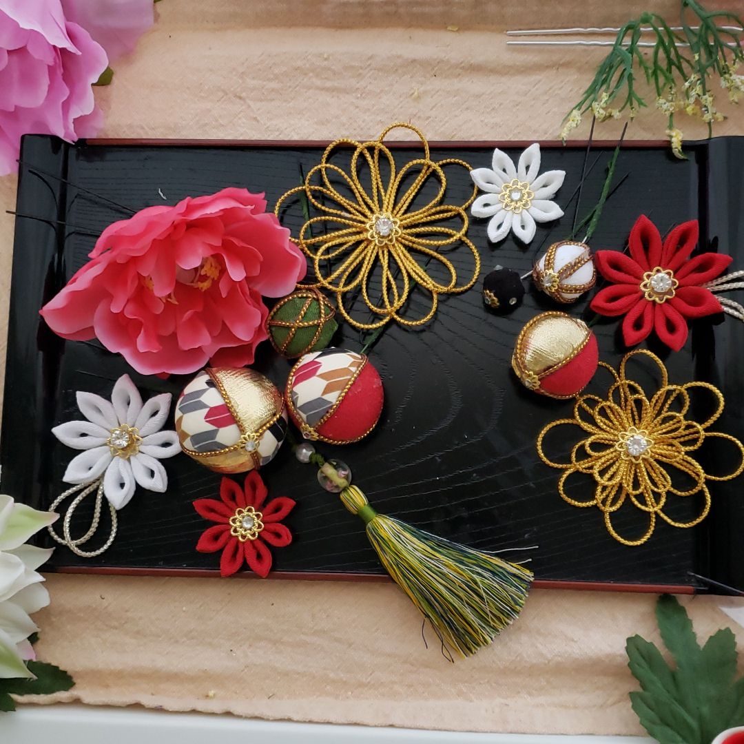 髪飾り追加に　ちりめんボール髪飾り　メタリックヤーン花 つまみ細工髪飾り ちりめんボール髪飾り メタリックヤーン花 赤系