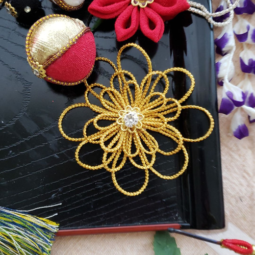 髪飾り追加に　ちりめんボール髪飾り　メタリックヤーン花 髪飾り追加に ちりめんボール髪飾り メタリックヤーン花