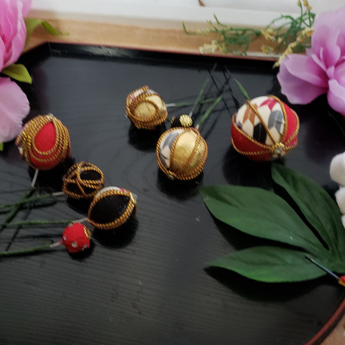 髪飾り追加に ちりめんボール髪飾り メタリックヤーン花 つまみ細工