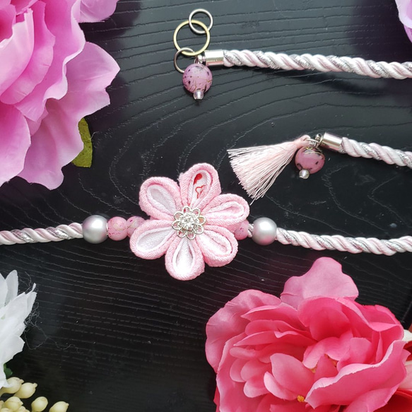 つまみ細工帯留め 帯飾り 紫 白 金 パールチェーン つまみ細工