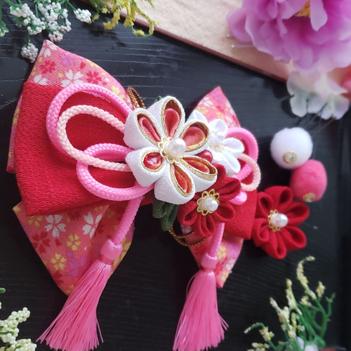 つまみ細工リボン髪飾り　ピンク　赤　白　七五三　成人式　浴衣　結婚式 つまみ細工リボン髪飾り 七五三 成人式 浴衣 結婚式 赤 ピンク 白 和装