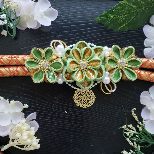 つまみ細工 　帯留め　帯飾り　緑色　金　花魁　成人式　振り袖　結婚式　打ち掛け つまみ細工 帯留め帯飾り緑色金花魁成人式振り袖結婚式打ち掛け