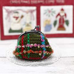 クリスマスバージョン”チェックなコロンとがま口”☆赤と緑の手のひらサイズお財布&小物入れ〜クリスマス編み物がま口〜 1枚目の画像