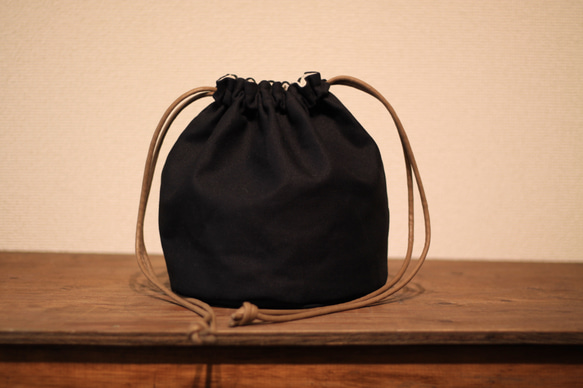kinchaku bag【ブラック】 1枚目の画像