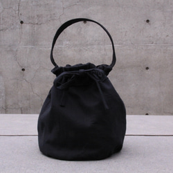 wrapping bucket bag【ブラック】 1枚目の画像