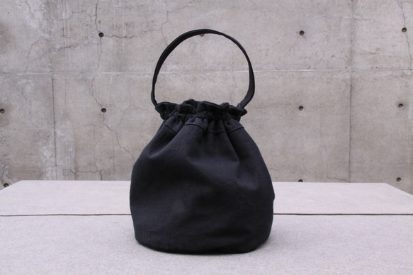 wrapping bucket bag【ブラック】 3枚目の画像